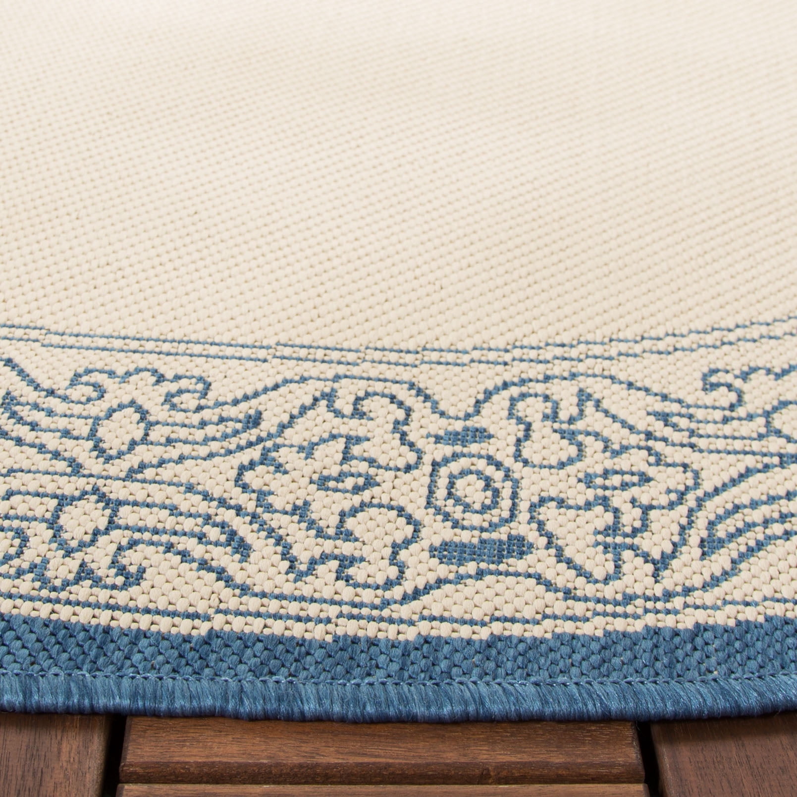 Safavieh Courtyard Donna Botanical Indoor/Outdoor Area Rug, Natural/Blue, 5'3" x 5'3" Round