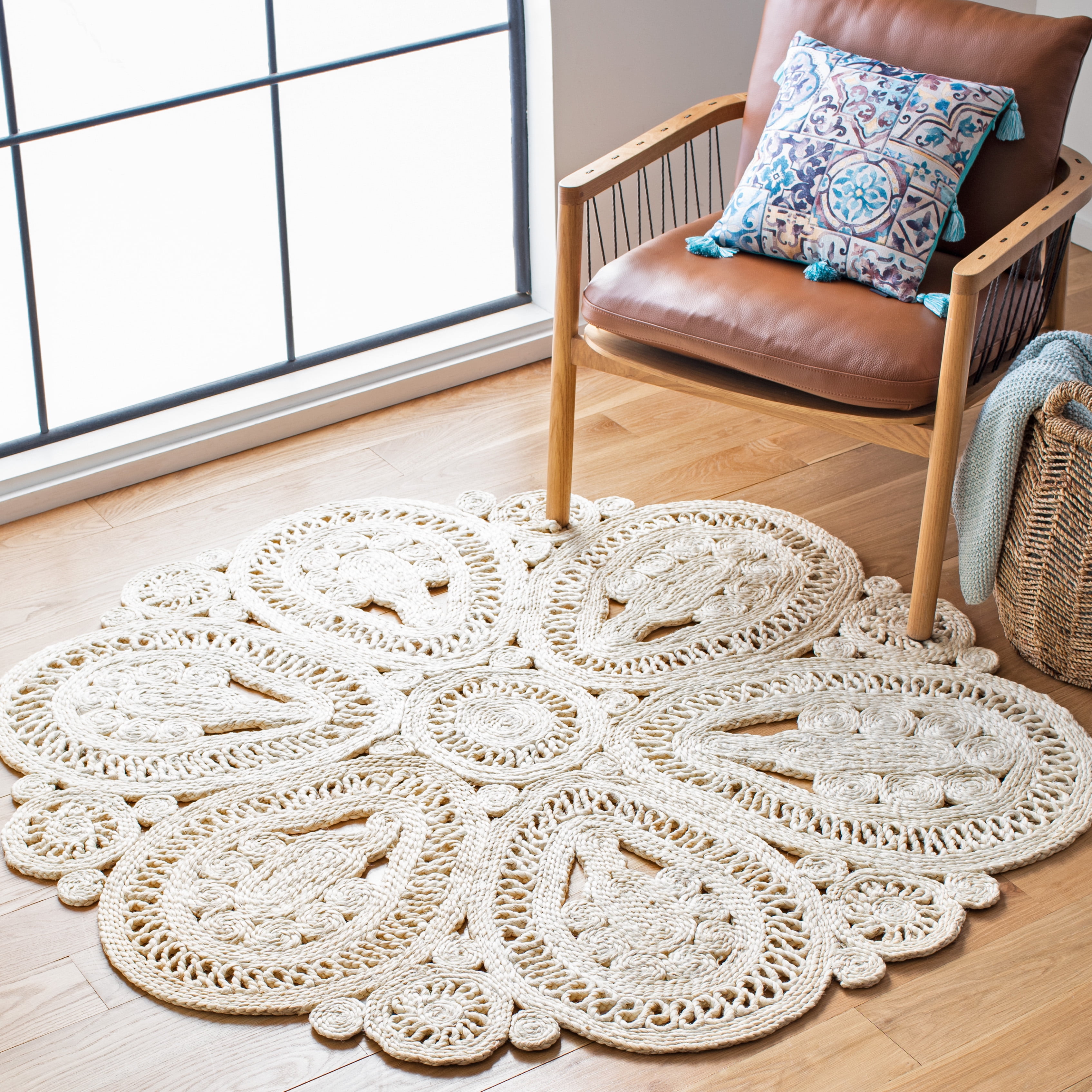 SAFAVIEH Natural Fiber Stamen Solid Area Rug, Ivory, 5' x 5' Round