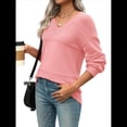 thumbnail image 2 of Suéter Informal de Larga con Cuello en V, Tejido Acanalado y Crochet Ligero para Mujer (Otoño 2025) Rosa XL, 2 of 7