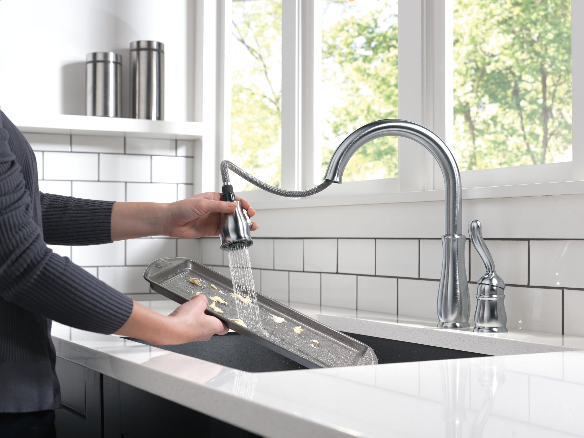 Delta leland 2024 kitchen faucet