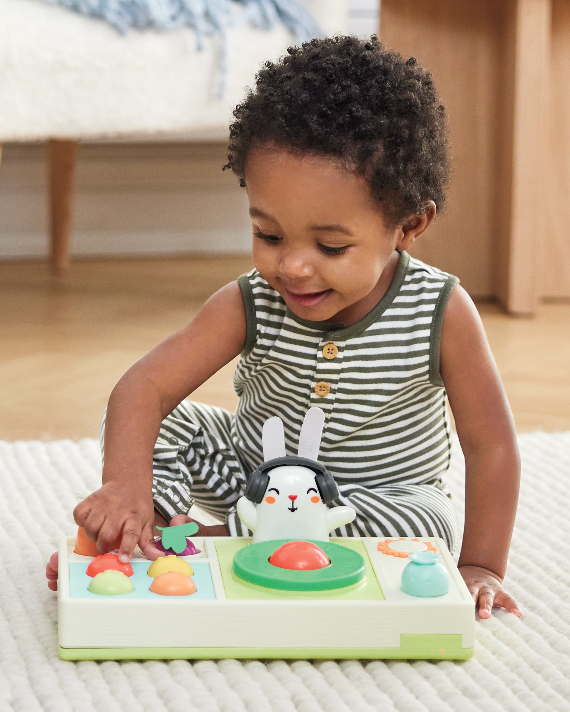 Skip Hop Farmstand Let The Beet Drop DJ Set Baby Musical Toy, 6m+