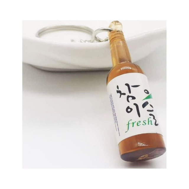 Creativo Coreano De La Moda Bebida Soju Botella Llavero Simulación De Resina Cerveza Vino Baratija Mujeres Joyería Regalo De Viaje Recuerdo
