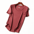 thumbnail image 1 of Essentials Femmes Classique-Fit Manches Courtes Col Rond T-Shirt (Pâte de Haricots M), 1 of 4