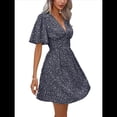 thumbnail image 3 of Vestido Corto Informal de Verano con Estampado Floral y Mangas con Vuelo para Mujer, Vestido Veraniego con Cuello en V. Negro S, 3 of 9