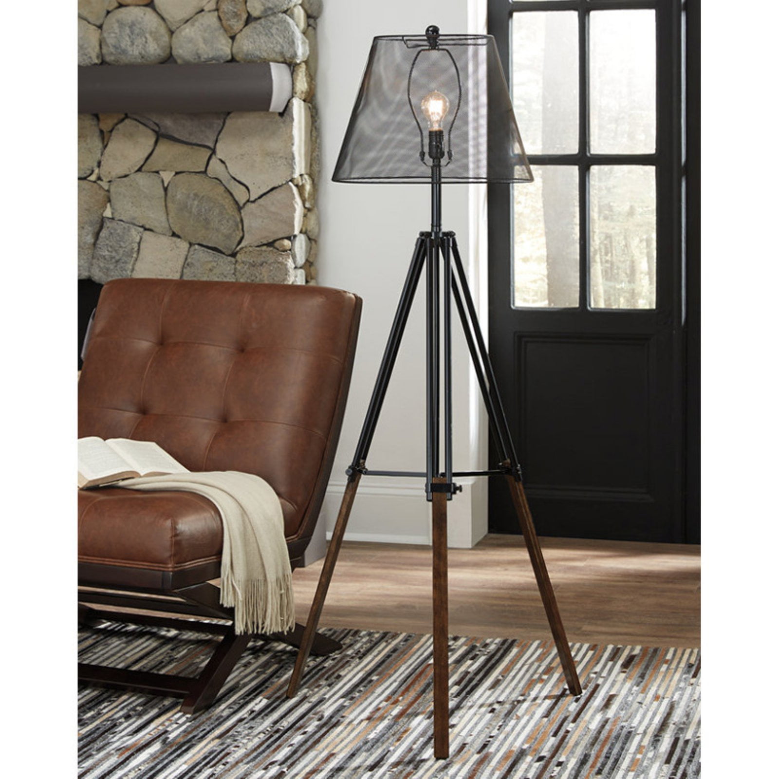 Signature Design By Ashley Leolyn Metal Floor Lamp Com