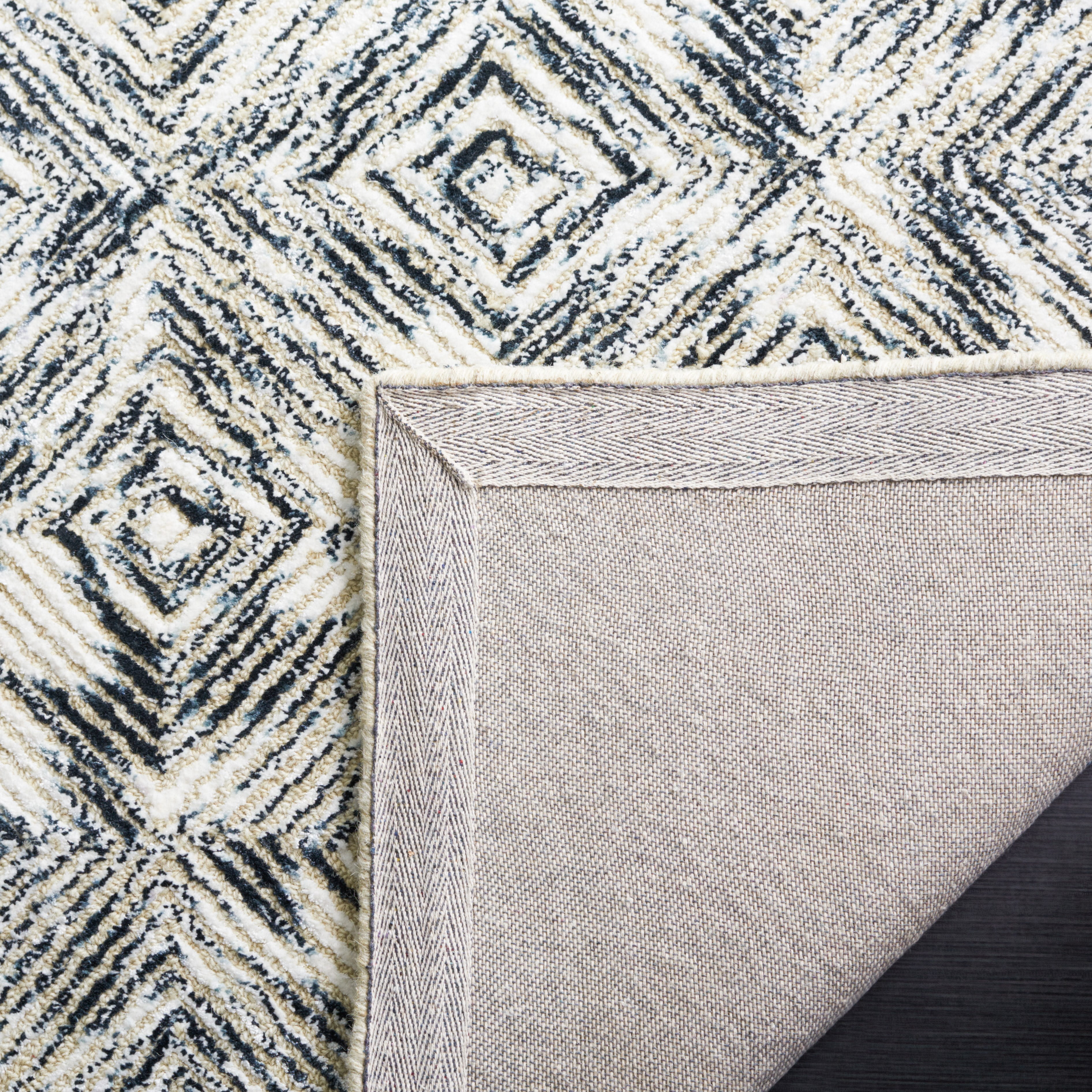 SAFAVIEH Soho Deandre Abstract Area Rug, Ivory/Green, 6' x 6' Round