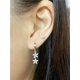 thumbnail image 5 of Pequeña joyería de oreja de flor de cinco pétalos fresca * Hebilla de oreja de plata-plata S925 Ormromra WMZY-475-2, 5 of 6