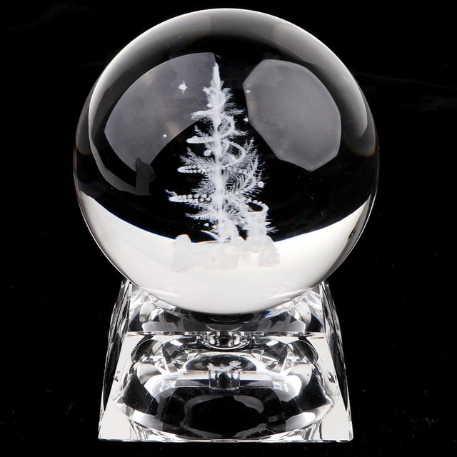 lujosa colección de de cristal para decorativo hogar oficina para mostrar un de elegante cuticat esfera de bola de cristal transparente Esfera de cristal transparente de 80 mm (3.15 pulg.) en vista frontal centrada sobre base cúbica de cristal. Bola clara con árbol grabado en su interior, acabado brillante y sin soporte de madera; adecuada para mesa, escritorio o vitrina y como adorno navideño o regalo decorativo.