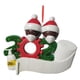 thumbnail image 1 of Kit de adornos navideños con nombre personalizado y mascarilla, Superviviente de la cuarentena 2020 Miembro negro de la familia de 2, 1 of 6