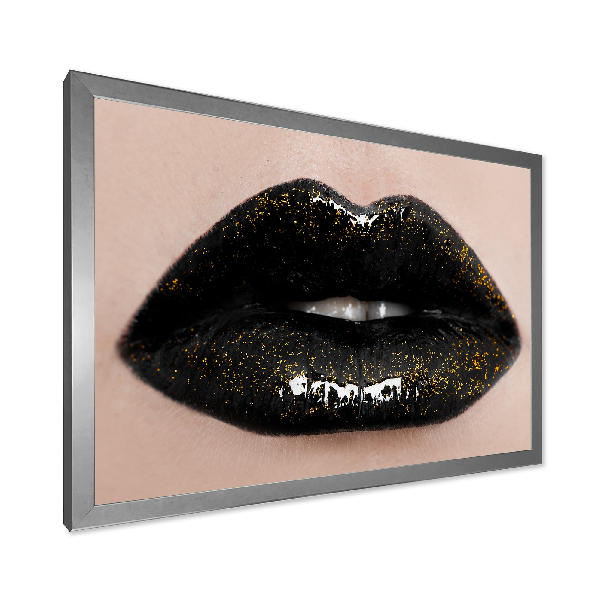 Designart 'Close-Up Of Gorgeous Female Lips I' Modern Framed Art Print