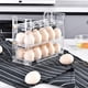 thumbnail image 1 of Huevera para refrigerador | Contenedor reversible de 3 niveles para guardar huevos | Gran capacidad para 30 huevos | Organizador acrílico transparente para la puerta del refrigerador | Organizador, 1 of 9