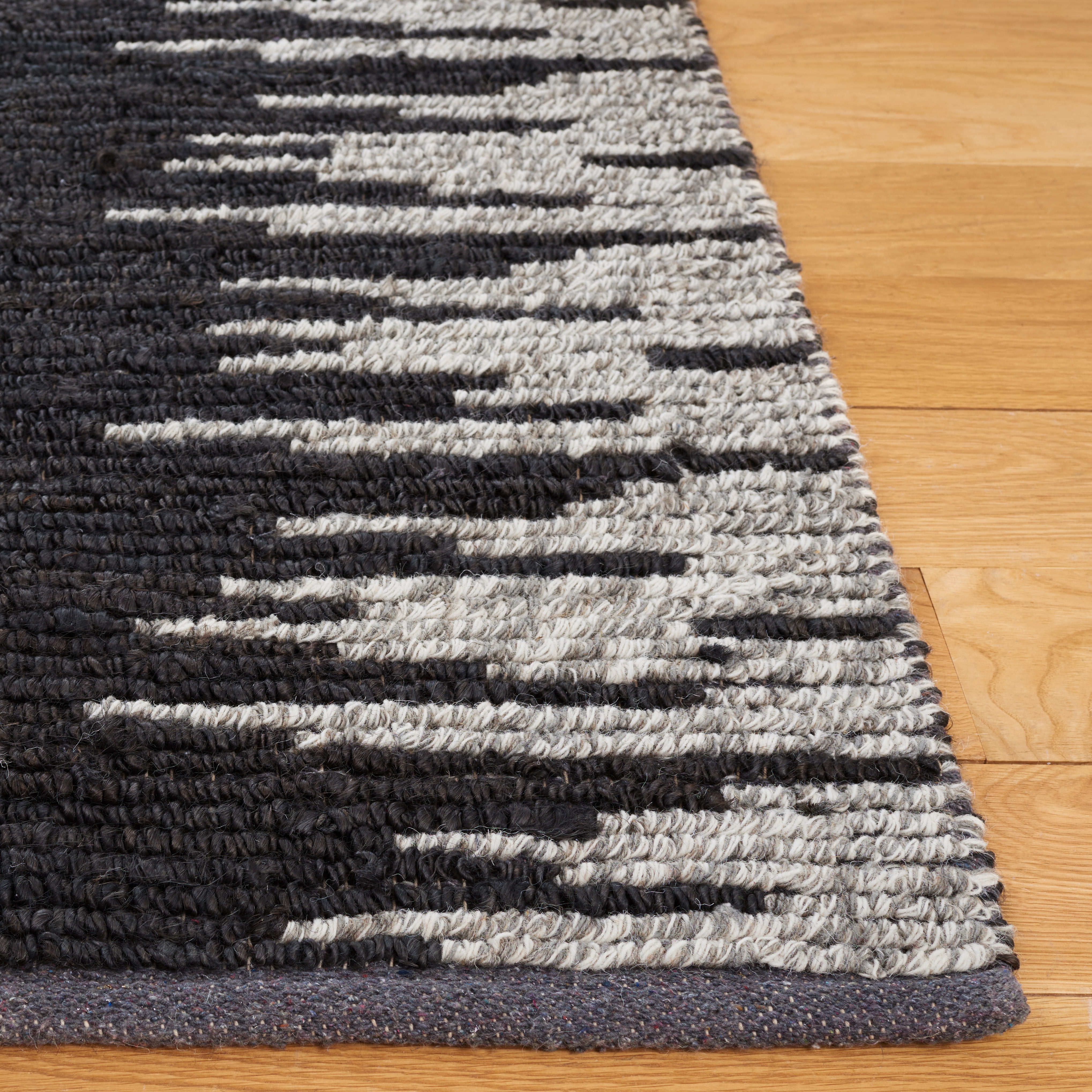 SAFAVIEH Natural Fiber Jake Abstract Runner Rug, Black/Beige, 2'3" x 8'