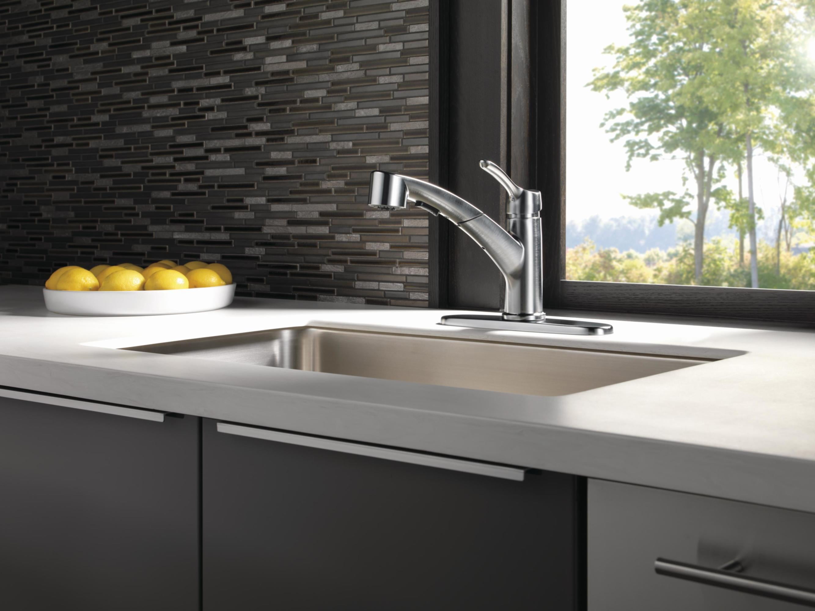 Collins Single Handle Pull-Out Kitchen Faucet in Chrome 4140-DST