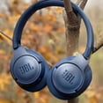 thumbnail image 4 of Auriculares inalámbricos JBL Tune 700BT con micrófono Pure Bass Sound, 4 of 5
