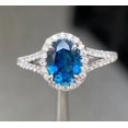thumbnail image 2 of Bague de Fiançailles 5.2 Ct Bleu Royal Intense Saphir en Or Blanc 18k, 2 of 10