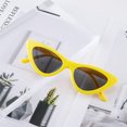 thumbnail image 4 of Gafas de sol de ojo de gato europeas y americanas, foto sencilla de moda con gafas de sol de montura pequeña, gafas triangulares, 4 of 6