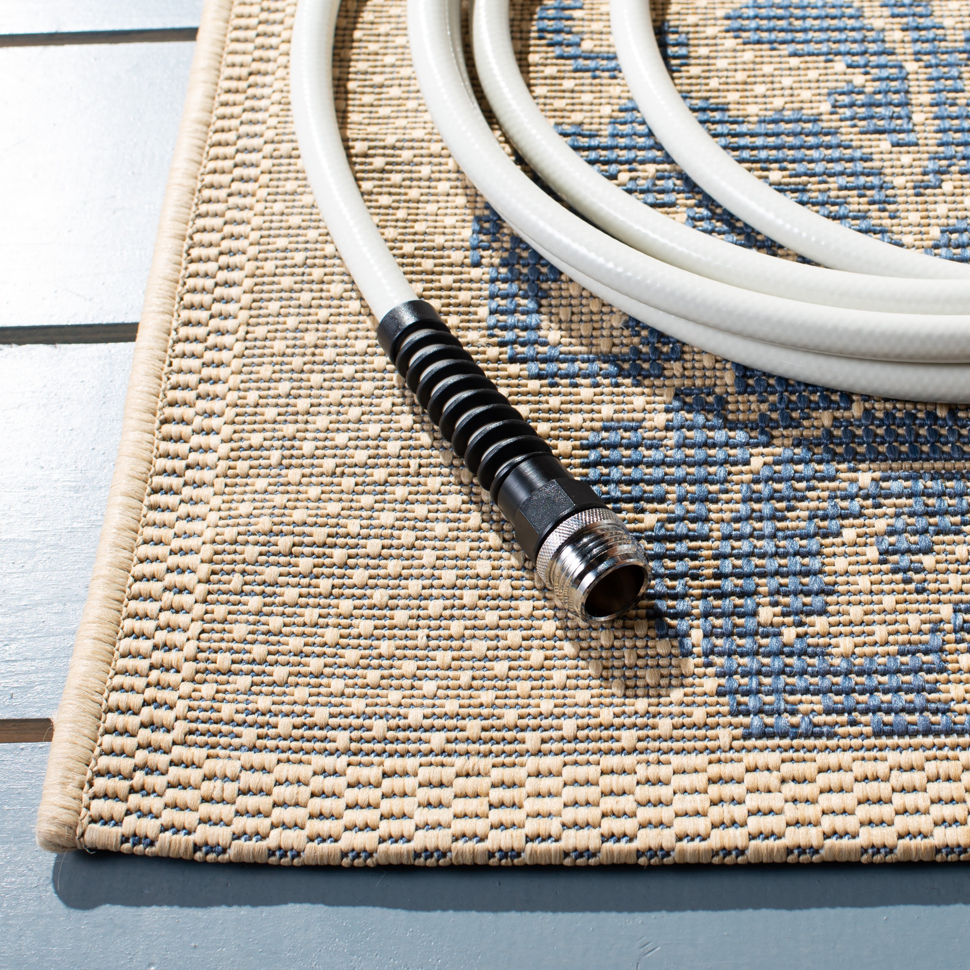 Safavieh Courtyard Jenny Medallion Indoor/Outdoor Area Rug, Natural/Blue, 5'3" x 7'7"