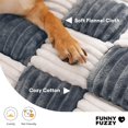 thumbnail image 3 of Funda de sofá para mascotas FUNNY FUZZY, grande, color crema, a cuadros, lavable, 3 of 8