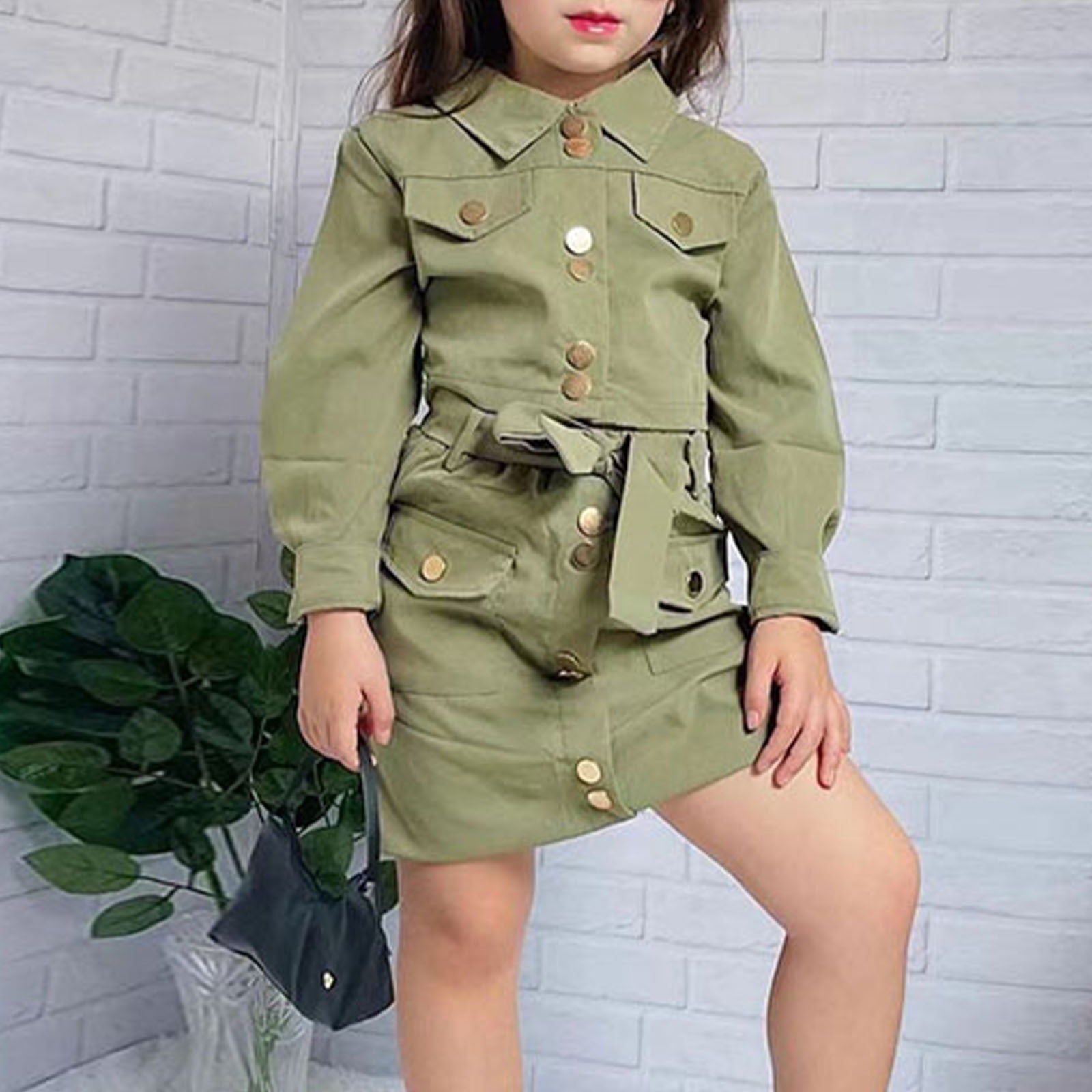 Outfit Girl In Short Skirt And Long Jacket RESEXXY Tweed Cropped