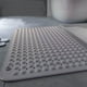 thumbnail image 1 of Alfombrilla de baño antideslizante para bañera y ducha | Alfombrilla de PVC de 70 x 40 cm con ventosas y orificios de drenaje | Alfombrilla de ducha antideslizante para mayor seguridad, 1 of 6