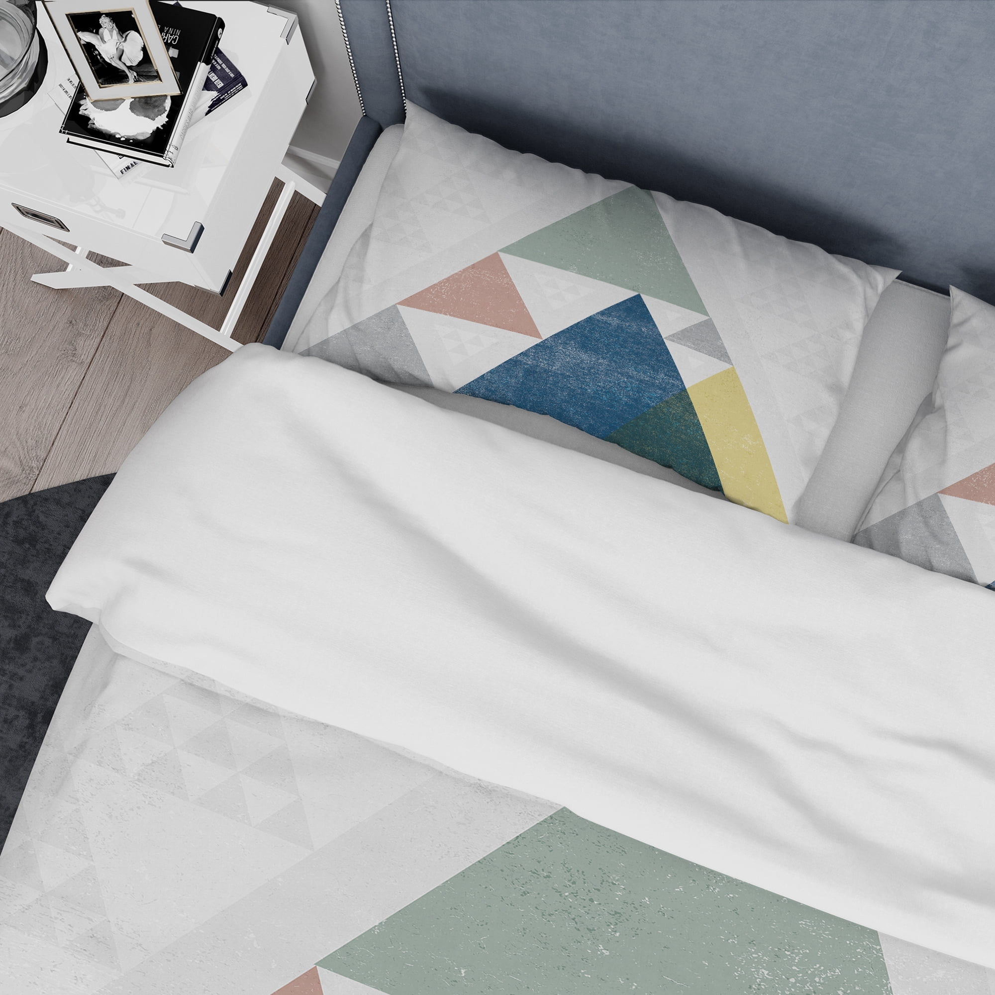 Designart 'Geometrical Composition Triangles I' Geometric Duvet Cover Set