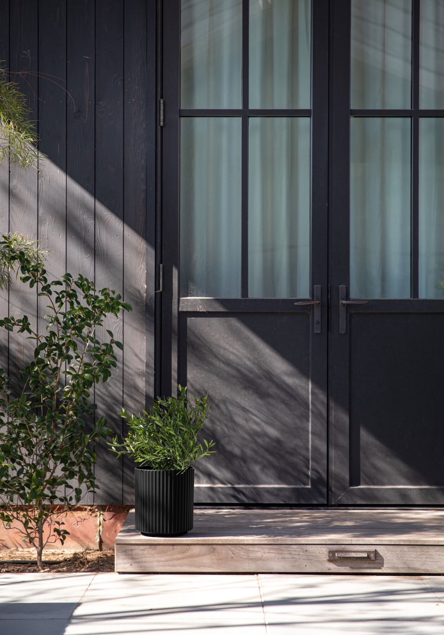 Veradek Demi Series  12" Plastic-Stone Planter - Black
