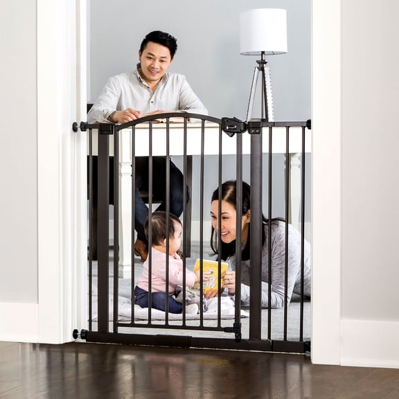 Regalo Extra Wide Arched Décor Baby Safety Gate, Bronze, Ages 6-24 Months, Fits Openings 29-35in