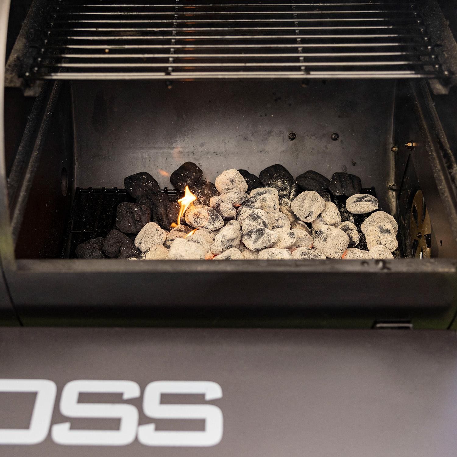 Pit Boss Charcoal and Pellet Combo Grill – Bluetooth® & Wi-Fi® Enabled