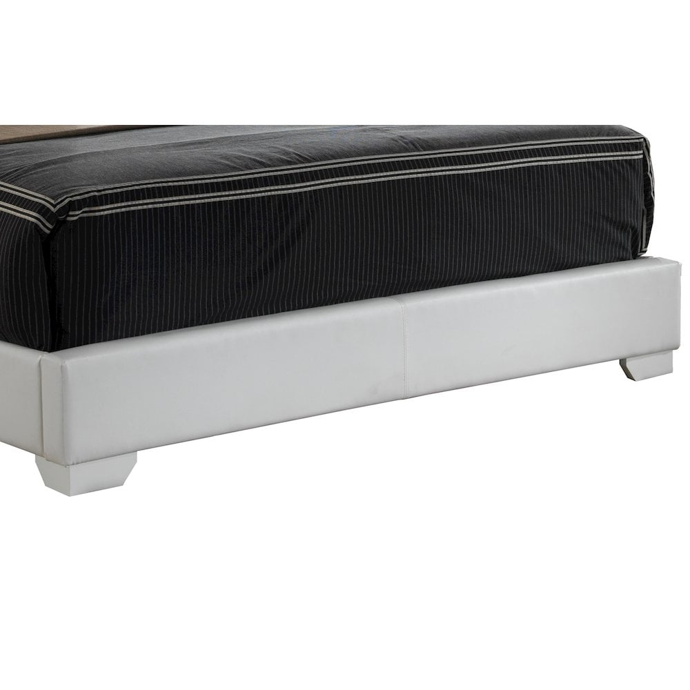 Glory Furniture Aaron Queen Bed in White Color