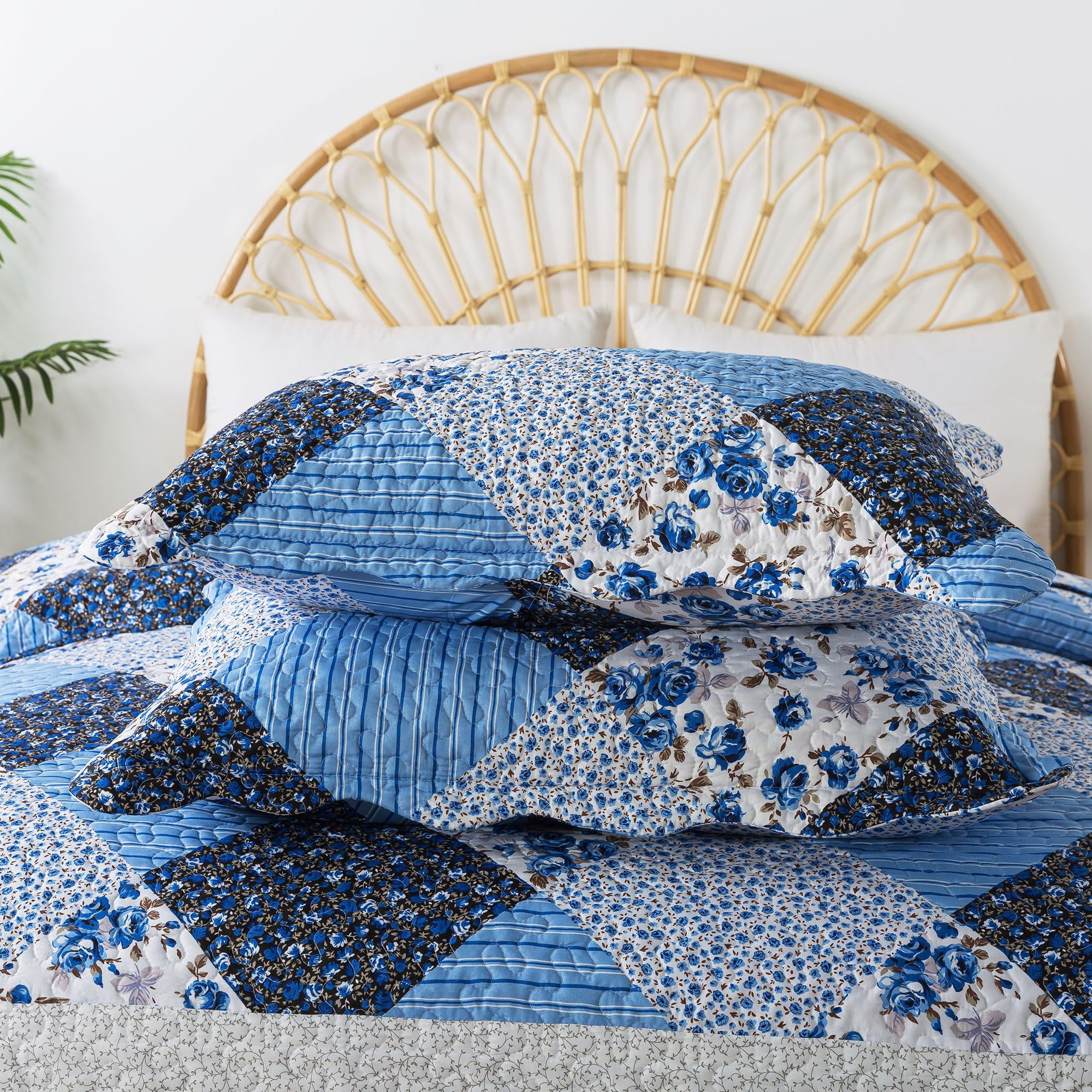 HoneiLife Quilts King Size - 3 Piece Microfiber Quilt set Reversible Bedspreads Patchwork Coverlets Floral Bedding Set All Season, Blue and White