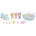 thumbnail image 1 of Calico Critters Triplets Ensemble de bain pour bébé, maison de poupée avec 3 figurines et accessoires, 1 of 5