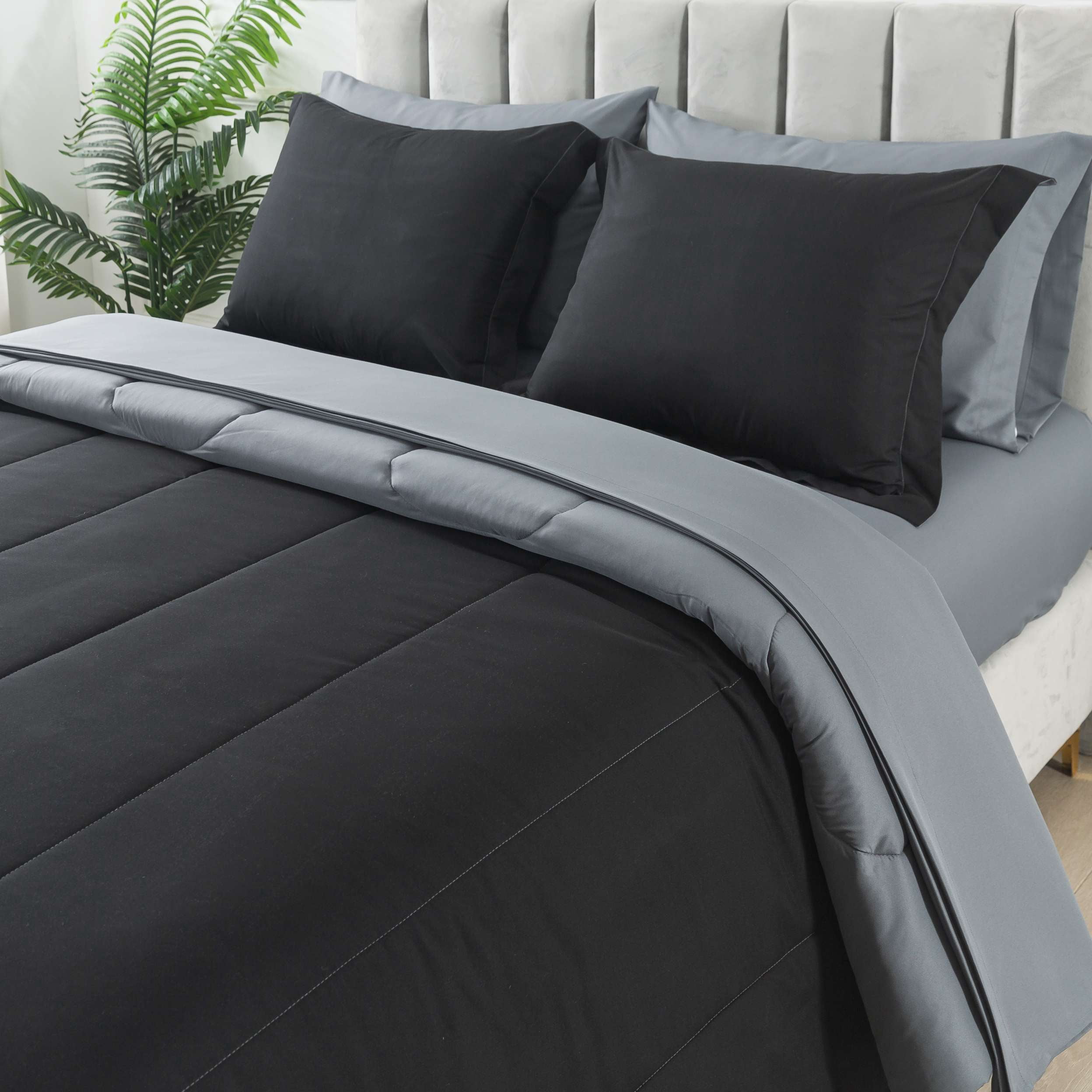 Mainstays 7-Piece Reversible Black Bed in a Bag Comforter Set with Sheets, Queen, Adult, Unisex