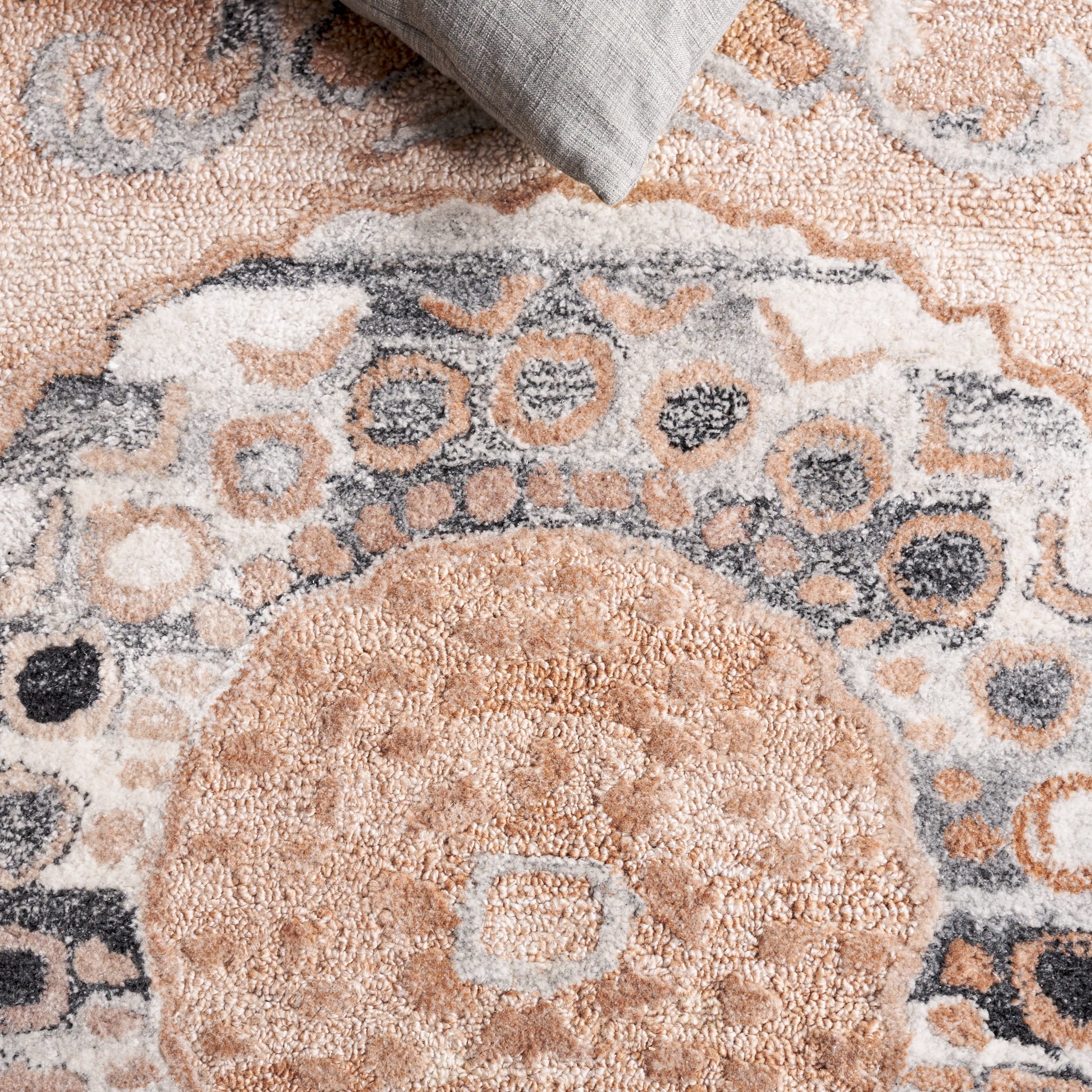 SAFAVIEH Anatolia Ellery Oriental Area Rug, Light Brown/Gray, 4' x 6'