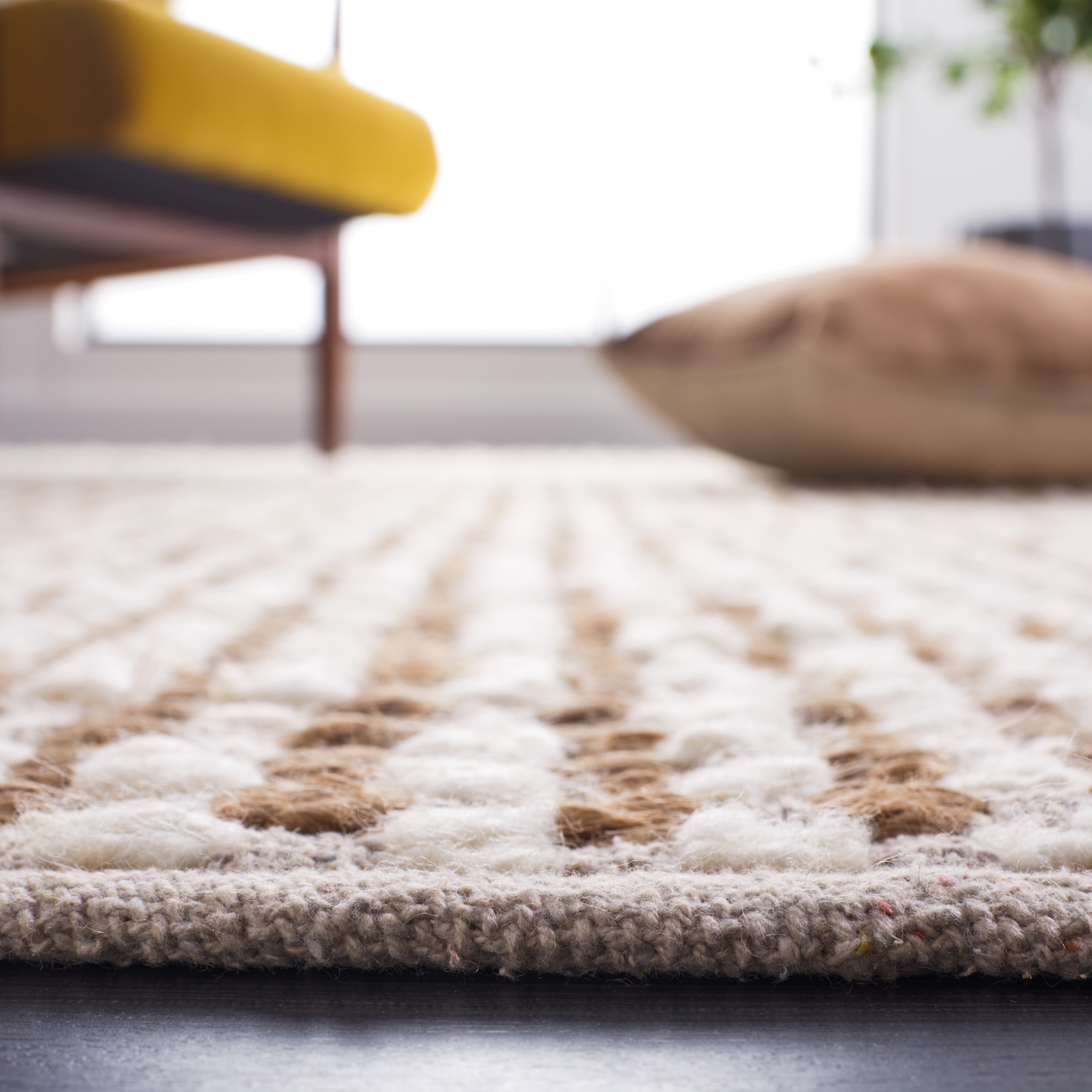 SAFAVIEH Natura Greg Geometric Area Rug, Beige/Ivory, 5' x 8'