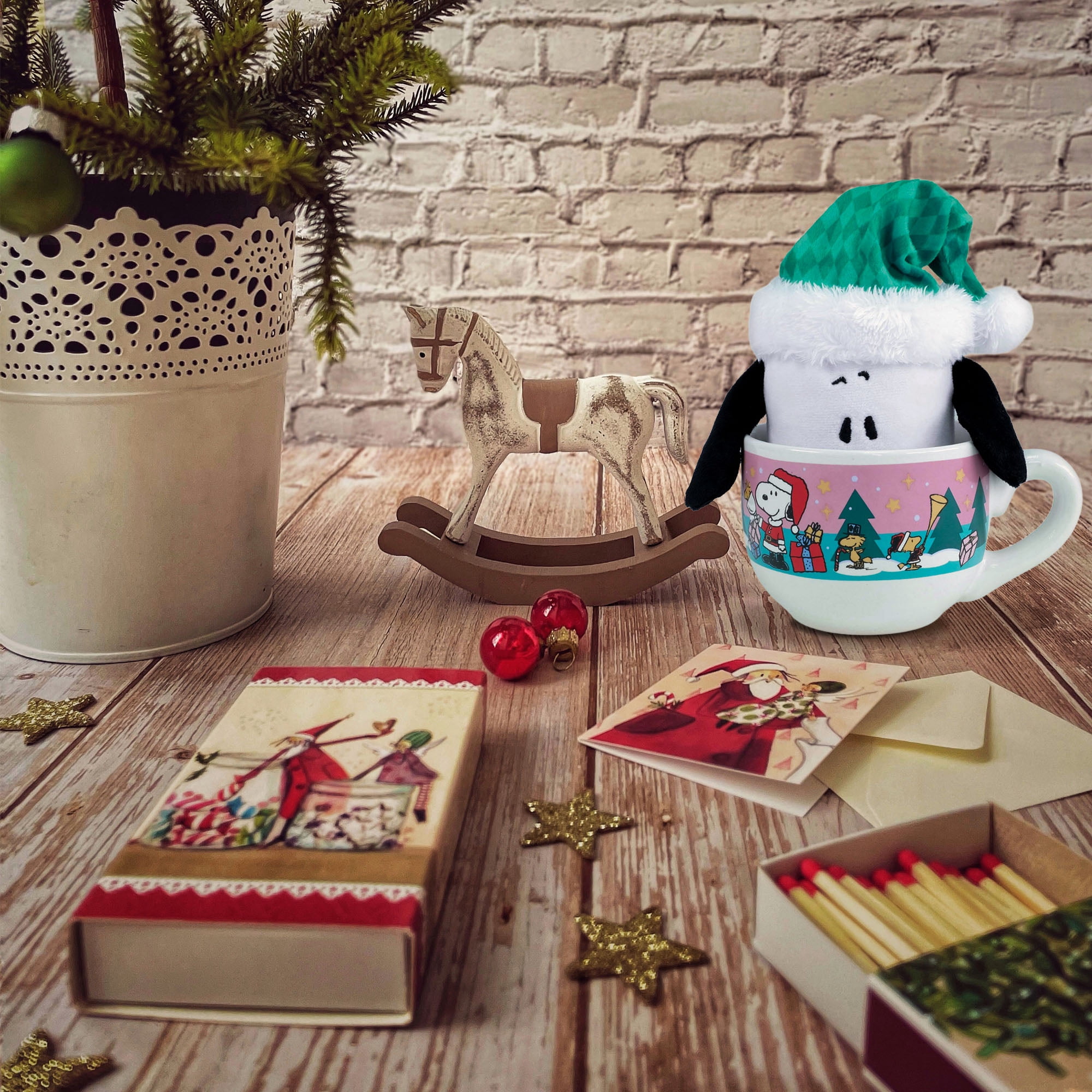 Peanuts Snoopy Christmas Plush in Holiday Mug – Festive Gift Set
