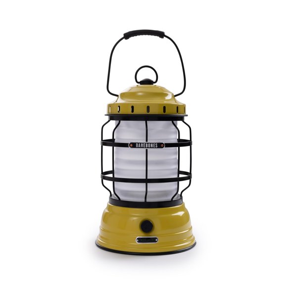 Barebones Forest Lantern - Linterna de ferrocarril estilo vintage - Luz de camping con brillo ajustable y batería recargable (amarillo polvoriento)