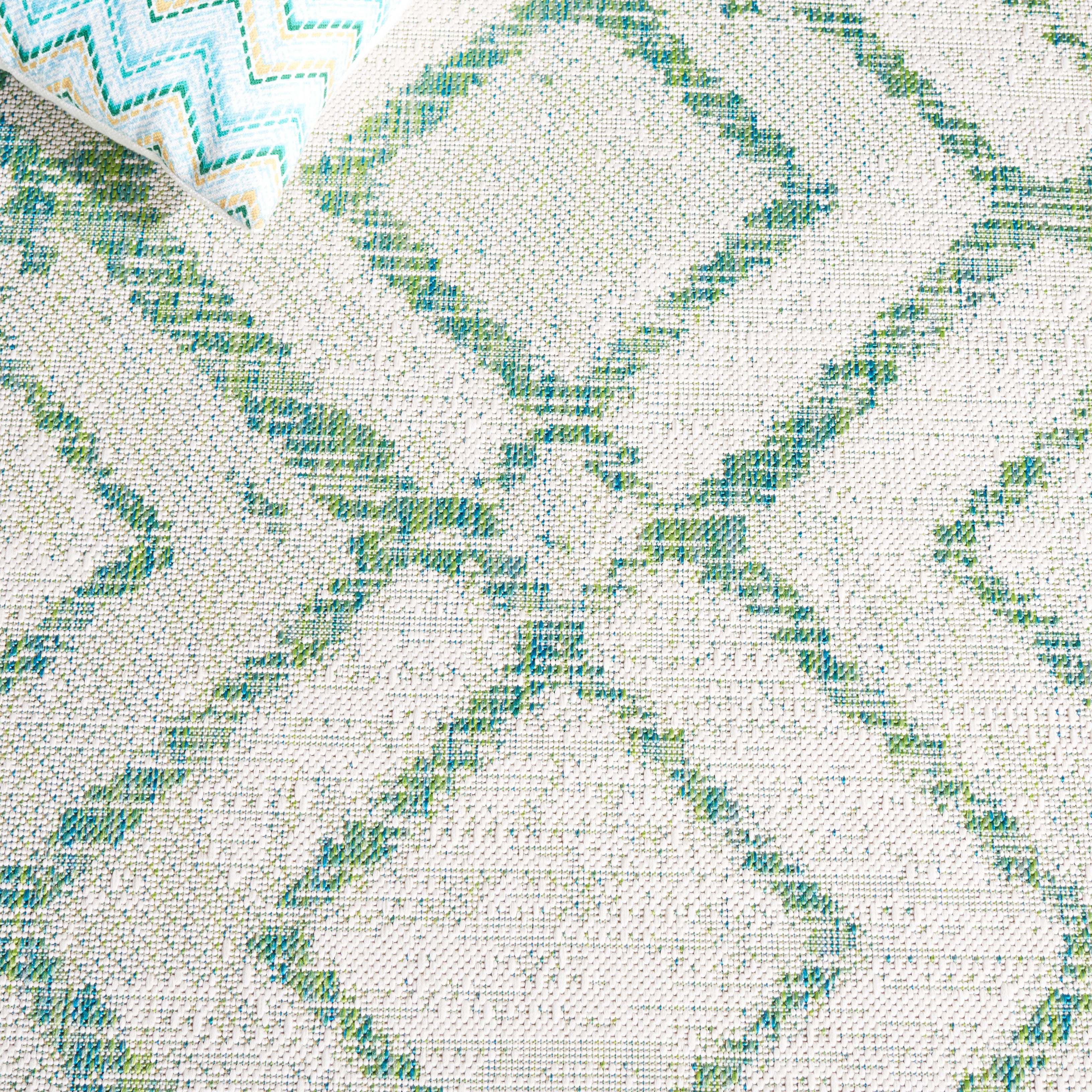 SAFAVIEH Courtyard Alexa Geometric Indoor/Outdoor Area Rug, Ivory/Green, 8' x 10'