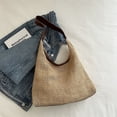 thumbnail image 1 of Xiao Hua Bolso de hombro tejido para mujer, bolso de mano y neceser, elegante bolso de playa para verano, 32 x 11 x 35 cm (marrón), 1 of 5