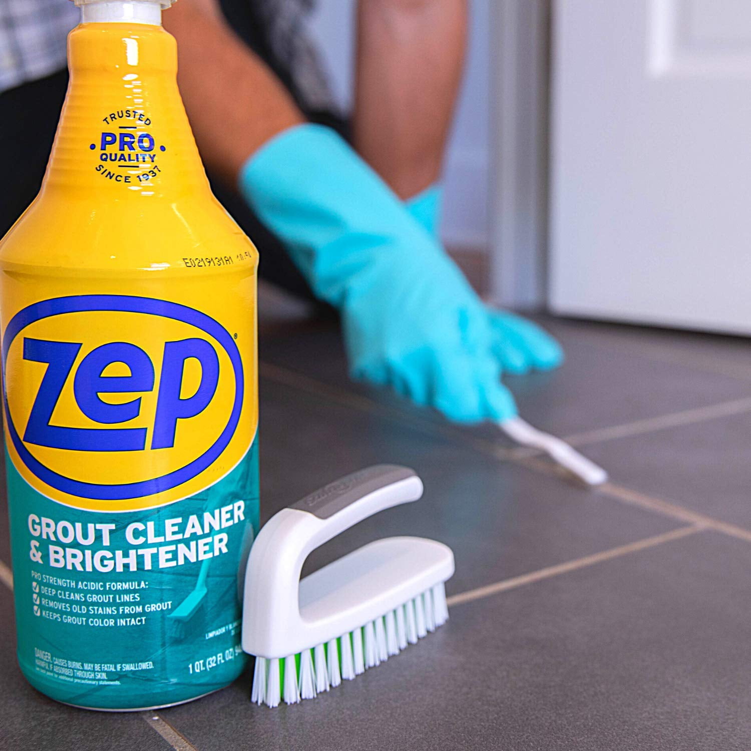 Shop Zep Grout Cleaning Kit with Zep Grout Cleaner and Rubbermaid Cordless Cleaning  Brush (Brush, Cleaner, Spray Bottle, and 24pk Mircofiber Cloth) at