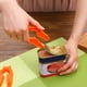 thumbnail image 4 of Llavero abrelatas de plástico - Herramienta portátil naranja para abridor de latas en cocina, viajes y fiestas - 10x5,5cm, 4 of 7