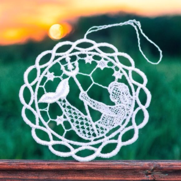 Zodiac Lace Ornament Aquarius