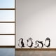thumbnail image 5 of Adhesivos de pared de pingüinos removibles para bricolaje; calcomanías de PVC negras con dibujos animados para la decoración de azulejos de la pared de la habitación infantil o del bebé, 5 of 7