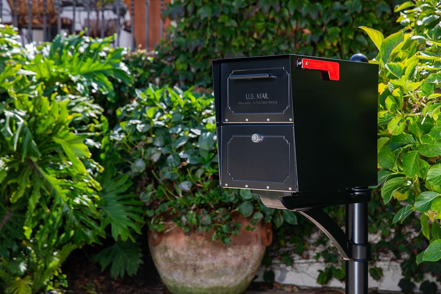 Architectural Mailboxes 6200B-10 Oasis Classic  Post Mount Locking Mailbox - Black