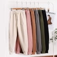 thumbnail image 2 of Pantalones a prueba de viento para mujer, otoño e invierno, paquete de pies engrosados, pantalones casuales, pantalones deportivos sueltos para exteriores, pantalones deportivos de terciopelo Harun, 2 of 4