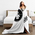 thumbnail image 4 of Manta de franela con diseño de música pública y enemigos, elegante manta para una siesta, edredón de invierno para las cuatro estaciones, antimicrobiano, con control de olores, ligero y antiestático,, 4 of 5