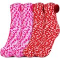 thumbnail image 1 of pares de calcetines de felpa esponjosos en embalaje para cupcakes, 1 of 5