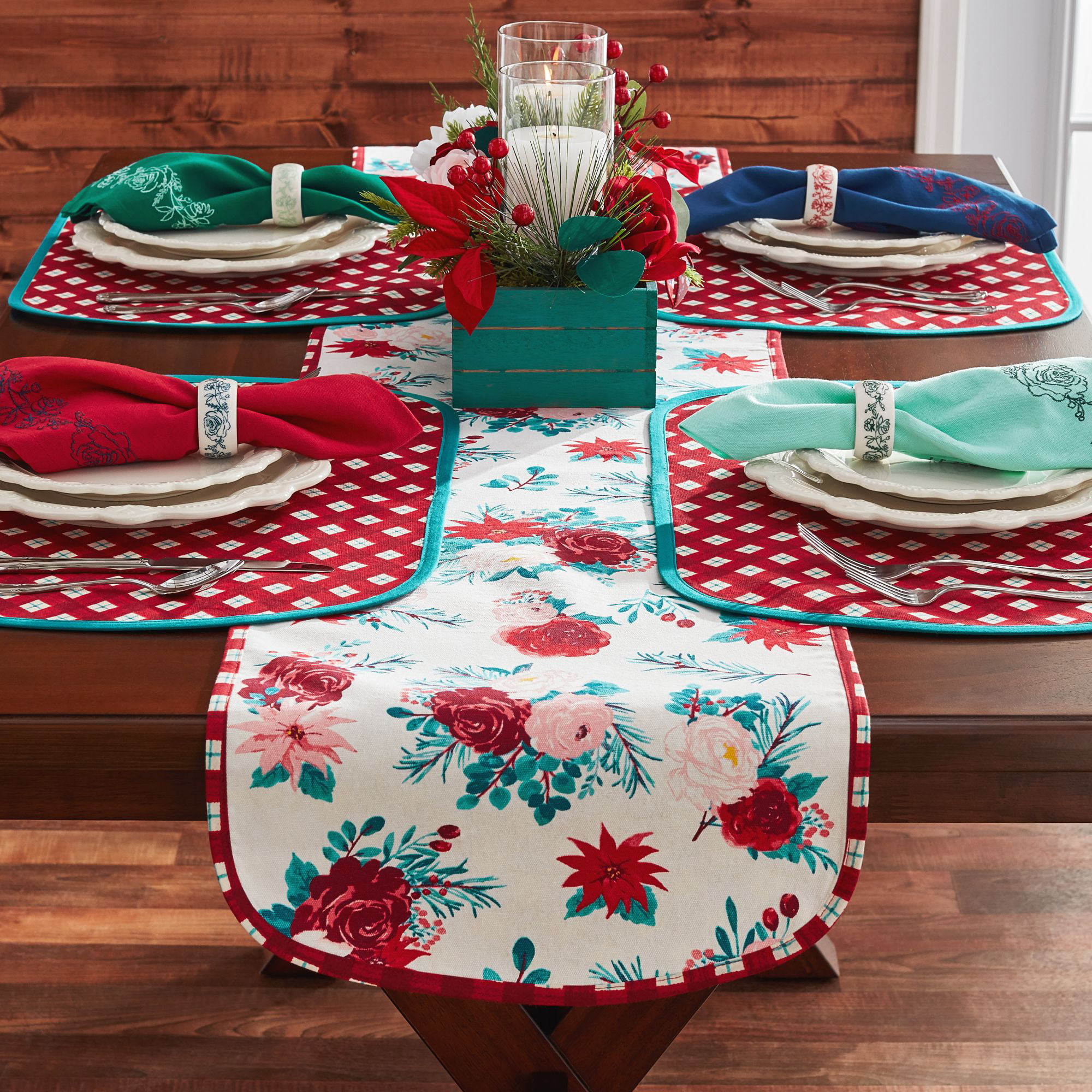 The Pioneer Woman Christmas Plates, Napkins, Bowls, Tablecloth