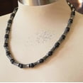 thumbnail image 4 of Collar para hombre con perlas de coco naturales, perlas Heishi en concha natural blanca y cuentas de madera negras, collar de surfista, xiang Chong Ya Ying--A1-Modelo c A1, 4 of 4