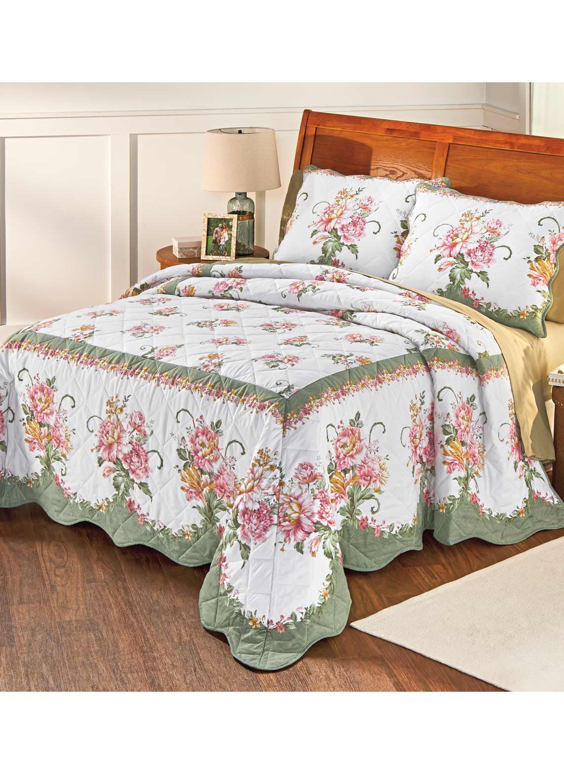 Magnolia Bedding Melissa Quilted Bedspread Splendid with Diamond-stitching Quilt 