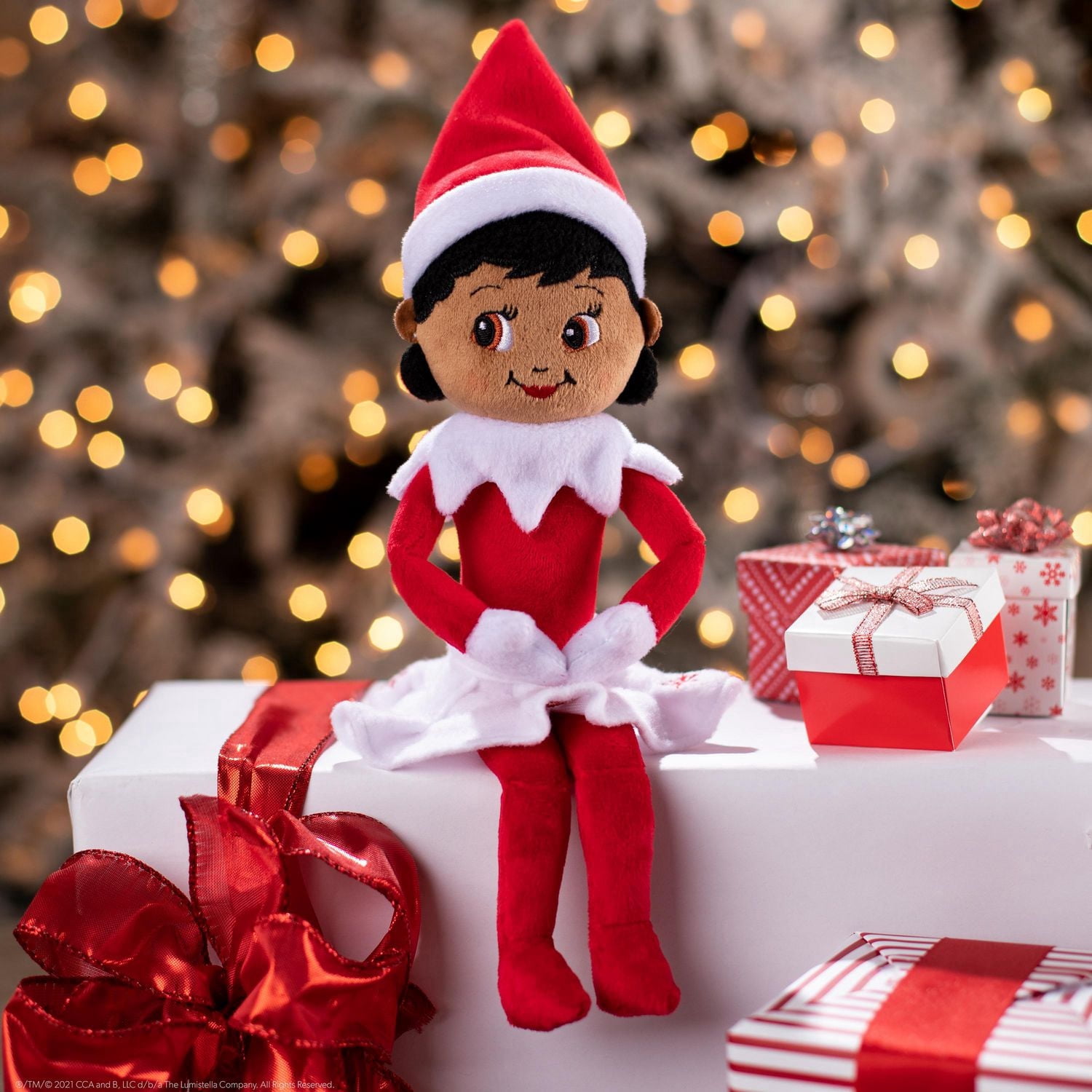 Elf on the Shelf - Plushee Pal® Snuggler Girl with Brown Eyes